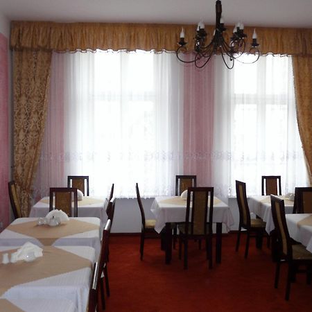 Hotelik Parkowy Легница Экстерьер фото