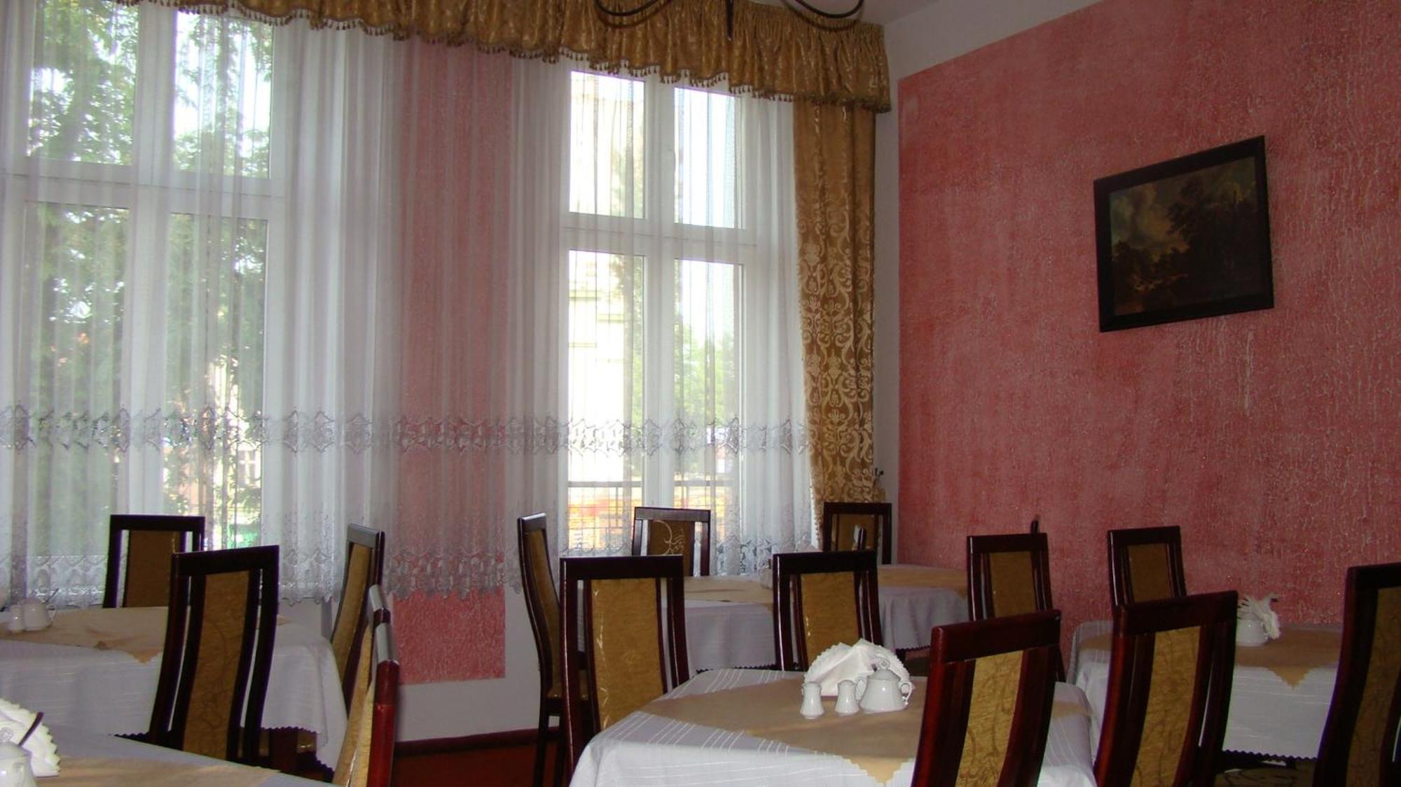 Hotelik Parkowy Легница Экстерьер фото